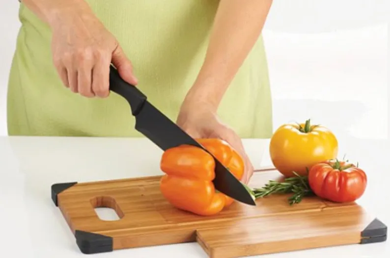 2-in-1 Bamboo Cutting Board