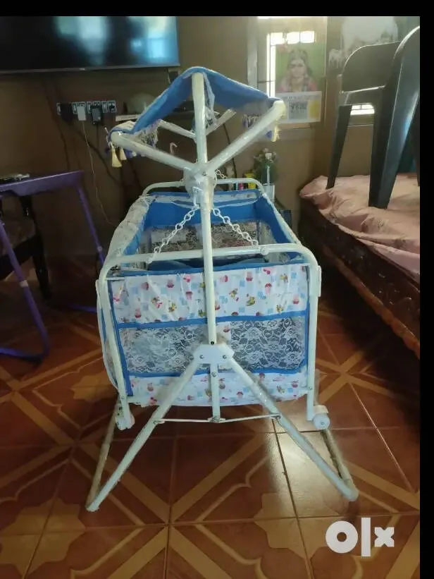 Baby swing cradle