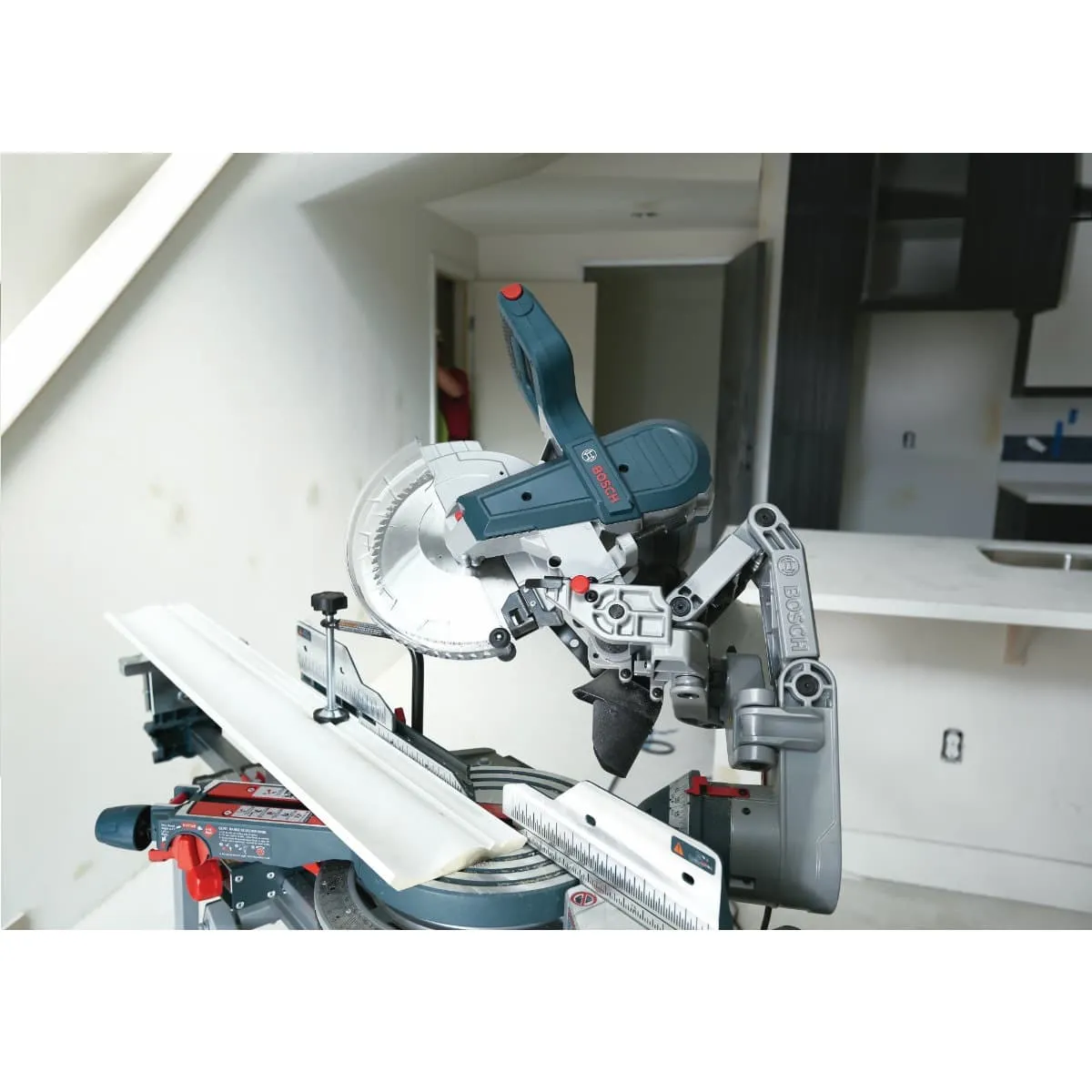 Bosch CM10GD 10" Dual Bevel Glide Miter Saw