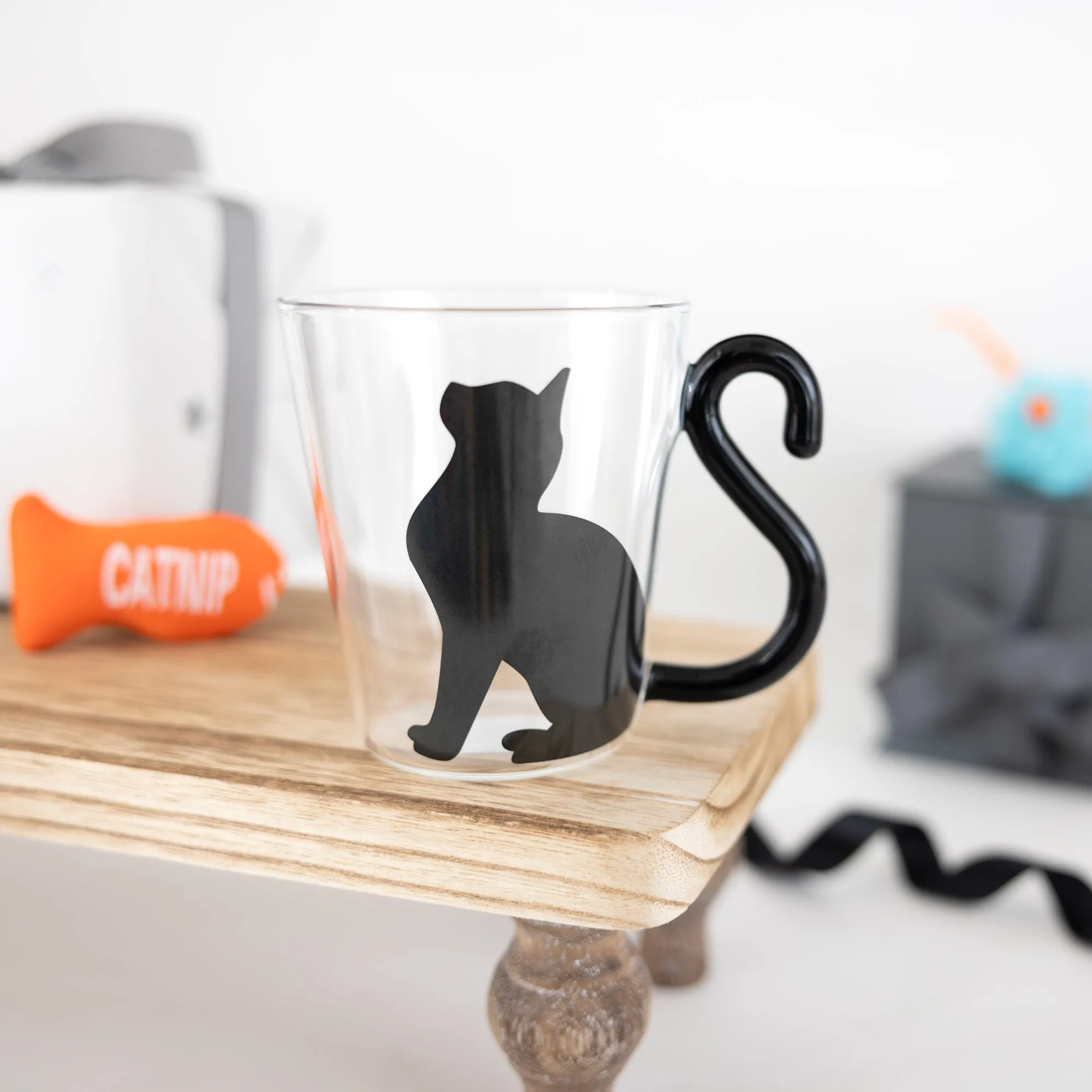 Cat Sitting 12 oz Glass Cup