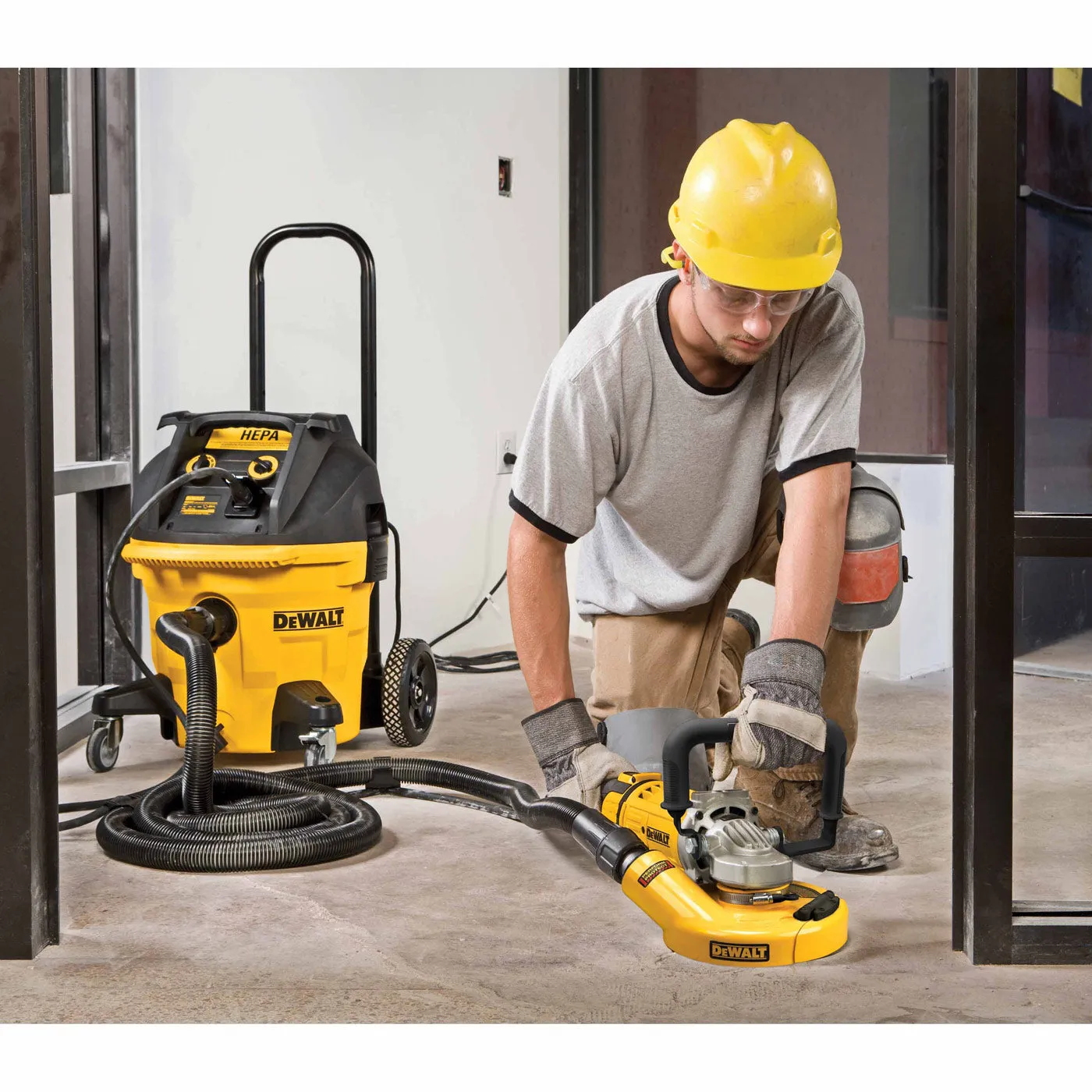 DeWalt DWE4597 7 Inch 8,500 4.9 HP Angle Grinder