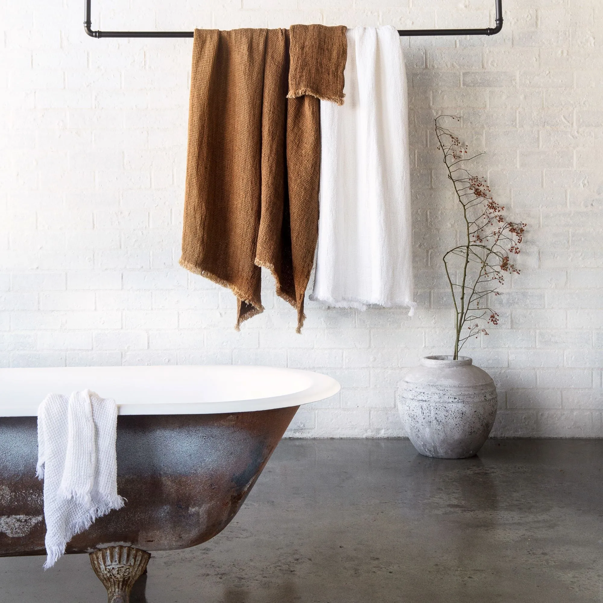 Flocca Linen Bath Towel - Ayrton