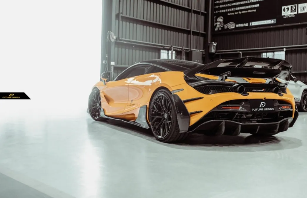 Future Design Carbon Fiber Side Skirts for McLaren 720S