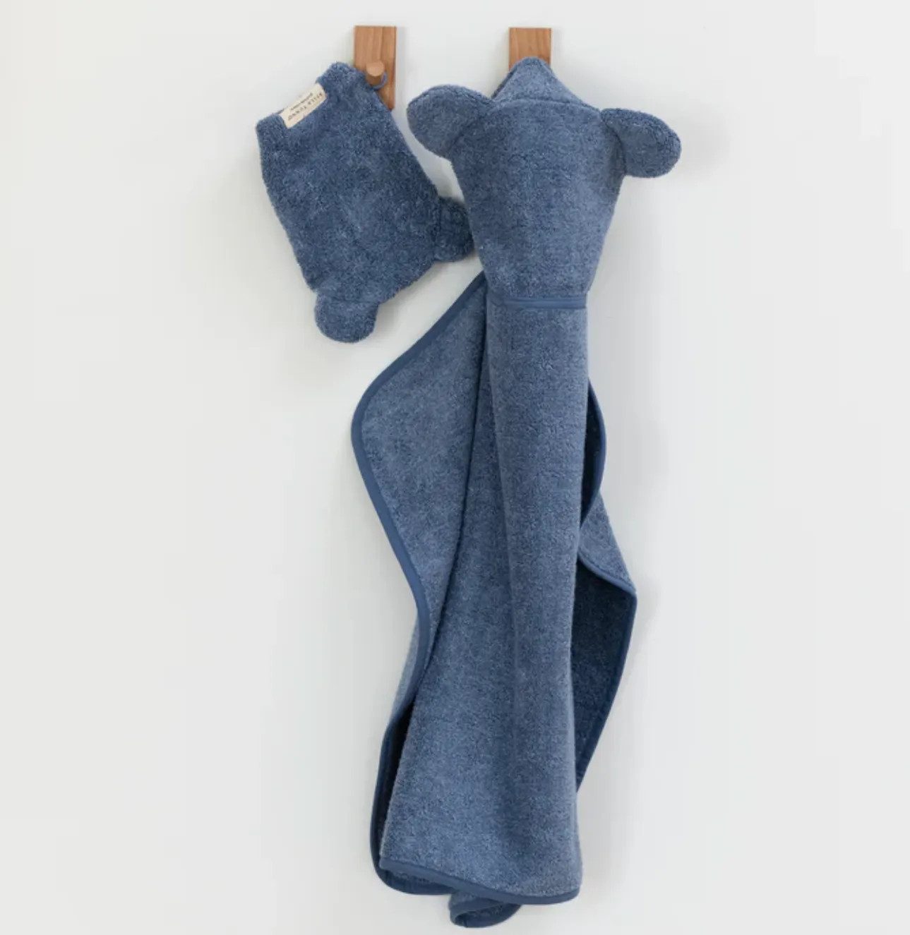 Hooded Towel   Wash Mist