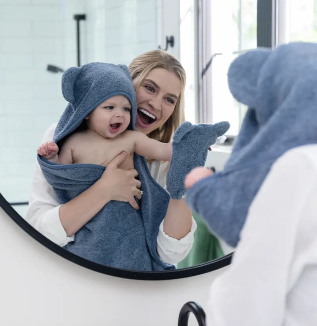 Hooded Towel   Wash Mist