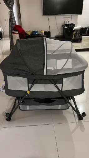 HOUSE OF QUIRK Bassinet