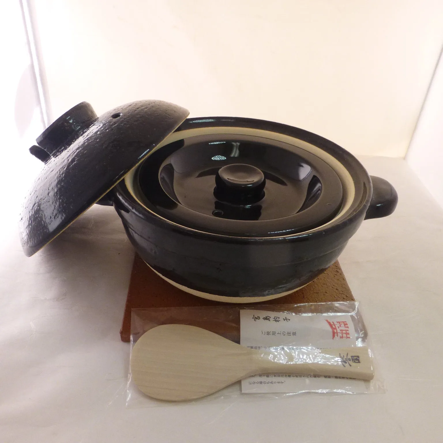 KAMADO-SAN / EARTHENWARE RICE COOKER-NAGATANI EN