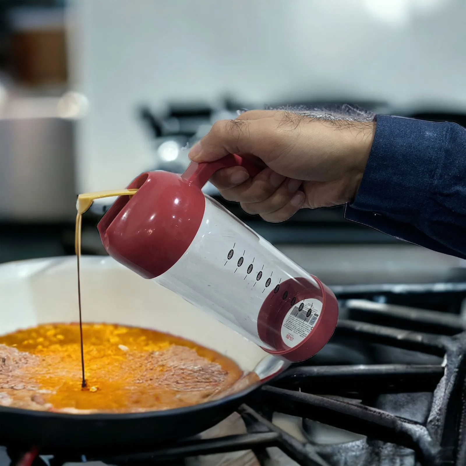 Leak-Proof Oil Bottle with Auto Lid Opening