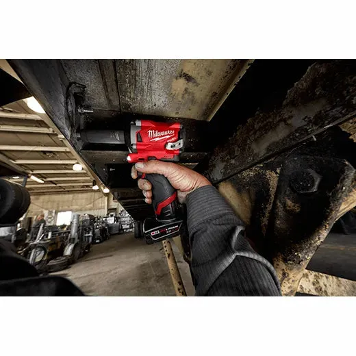 Milwaukee 2555-22 M12 FUEL™ Stubby 1/2" Impact Wrench Kit